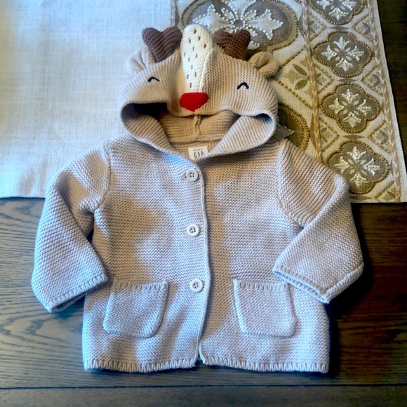 gap reindeer sweater